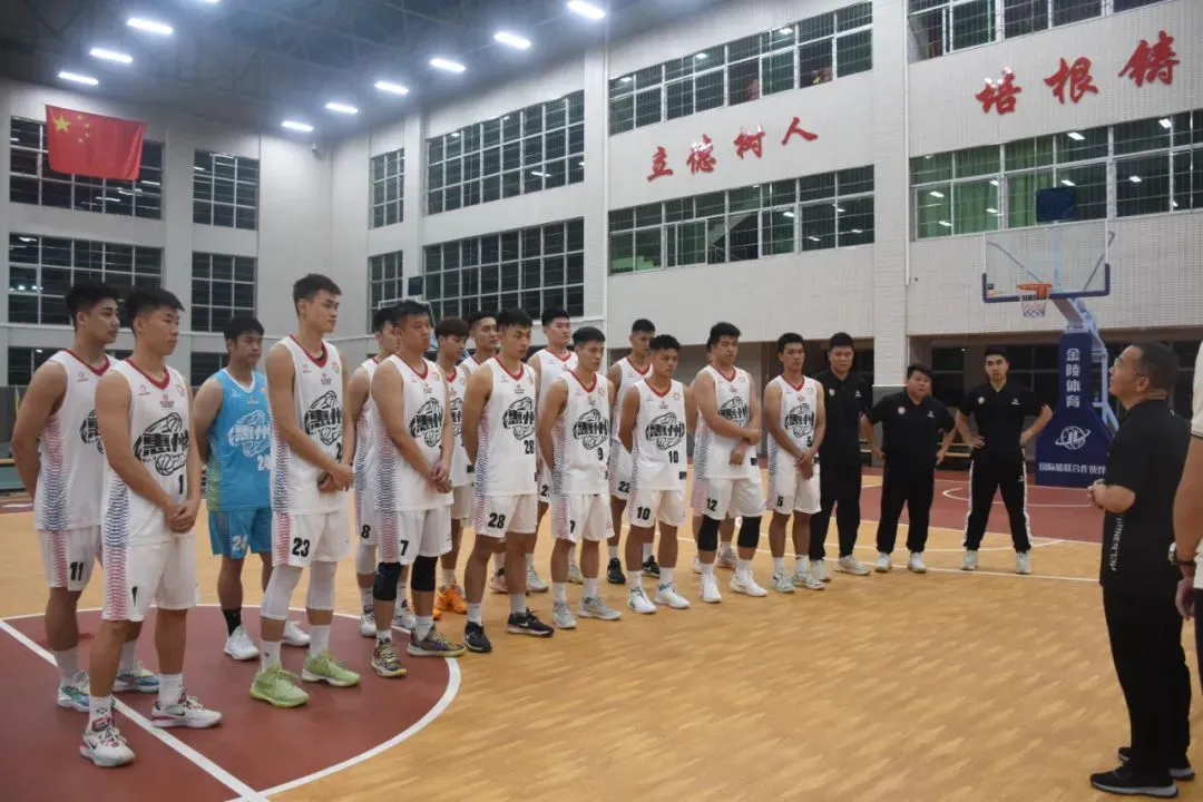 如何用激励帮助孩子爱上篮球训练_1
